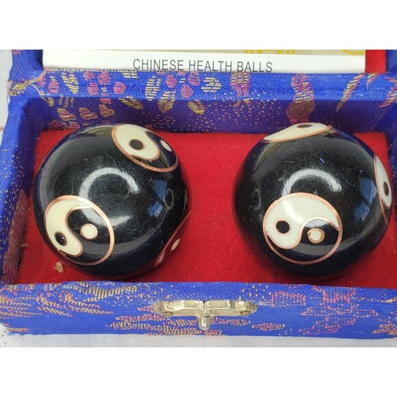 Chinese Yin Yang Black & White Health Stress Relief Balls with Carrying Case - Picture 2 of 10
